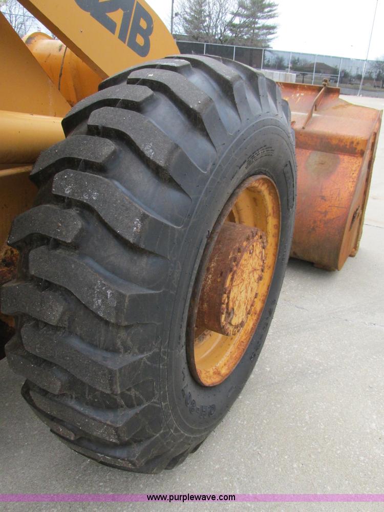 image for item E7437 1998 Case 621B articulated wheel loader
