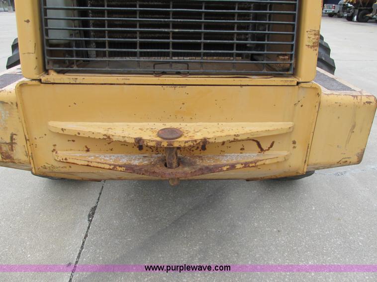 image for item E7437 1998 Case 621B articulated wheel loader