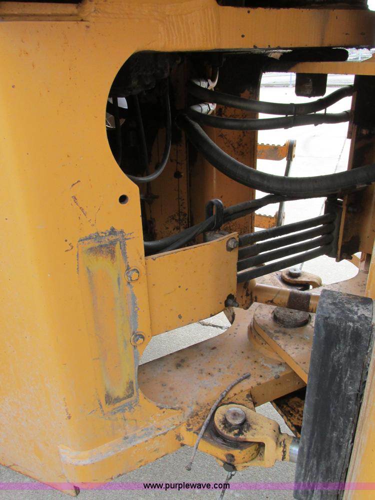 image for item E7437 1998 Case 621B articulated wheel loader