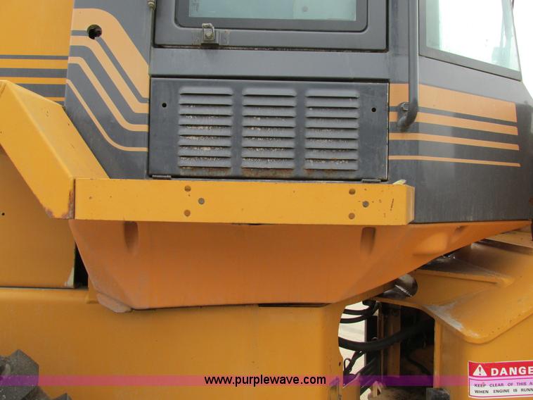 image for item E7437 1998 Case 621B articulated wheel loader