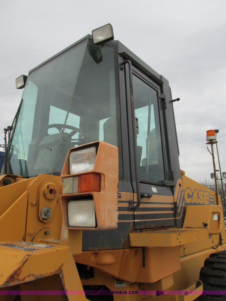 image for item E7437 1998 Case 621B articulated wheel loader