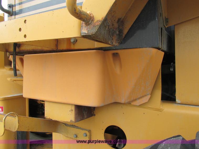 image for item E7437 1998 Case 621B articulated wheel loader