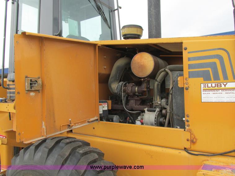 image for item E7437 1998 Case 621B articulated wheel loader
