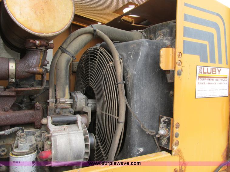 image for item E7437 1998 Case 621B articulated wheel loader