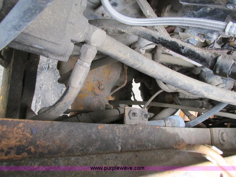 image for item E7437 1998 Case 621B articulated wheel loader