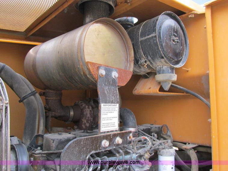 image for item E7437 1998 Case 621B articulated wheel loader