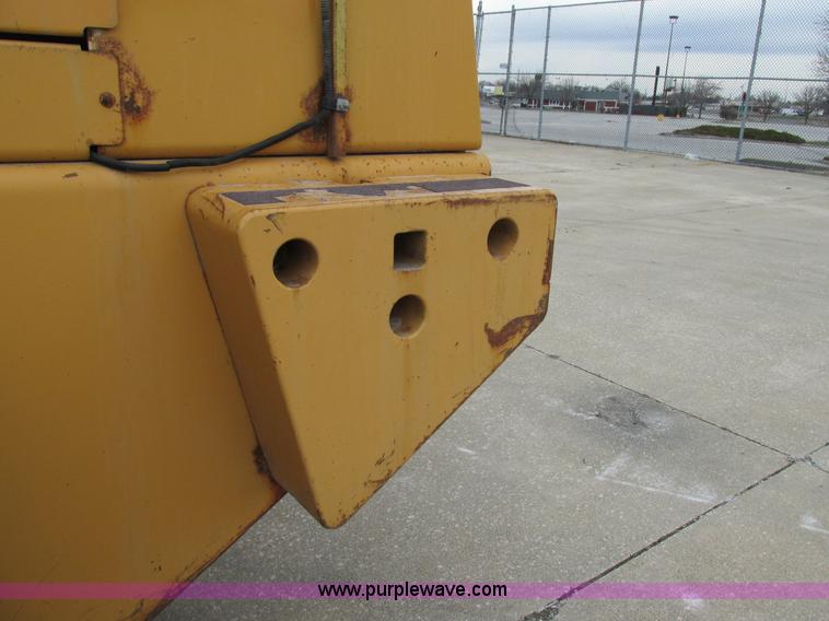 image for item E7437 1998 Case 621B articulated wheel loader