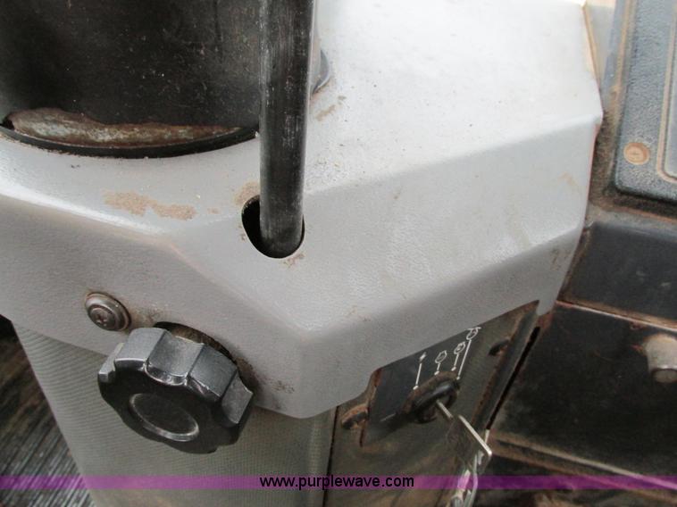 image for item E7437 1998 Case 621B articulated wheel loader