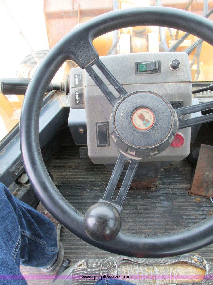 image for item E7437 1998 Case 621B articulated wheel loader