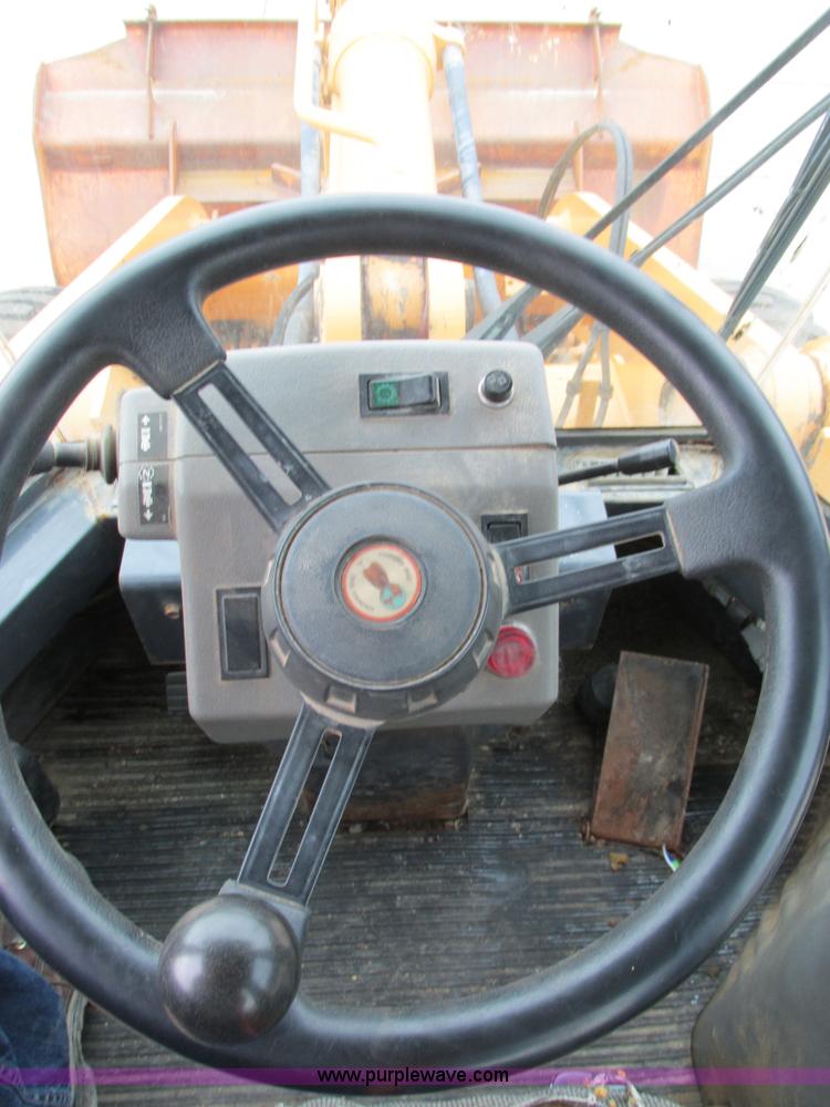 image for item E7437 1998 Case 621B articulated wheel loader