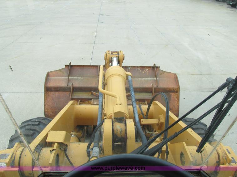 image for item E7437 1998 Case 621B articulated wheel loader
