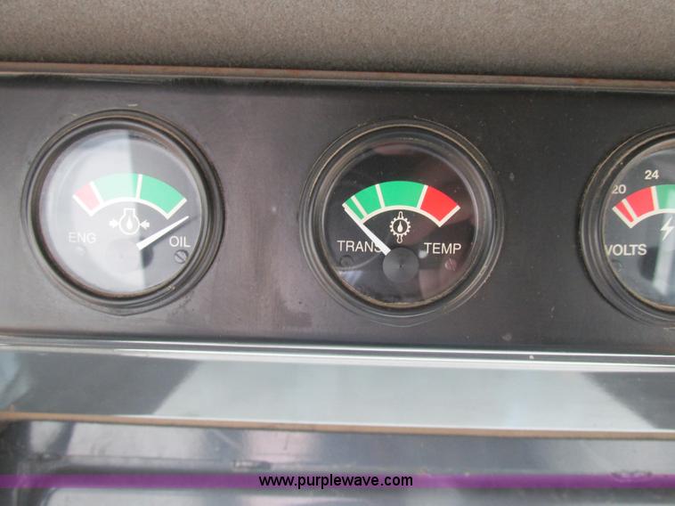 image for item E7437 1998 Case 621B articulated wheel loader