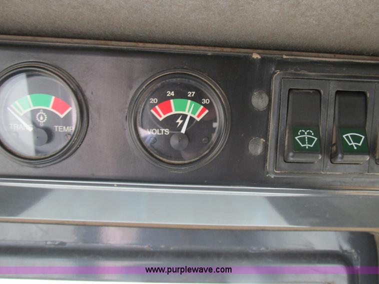 image for item E7437 1998 Case 621B articulated wheel loader