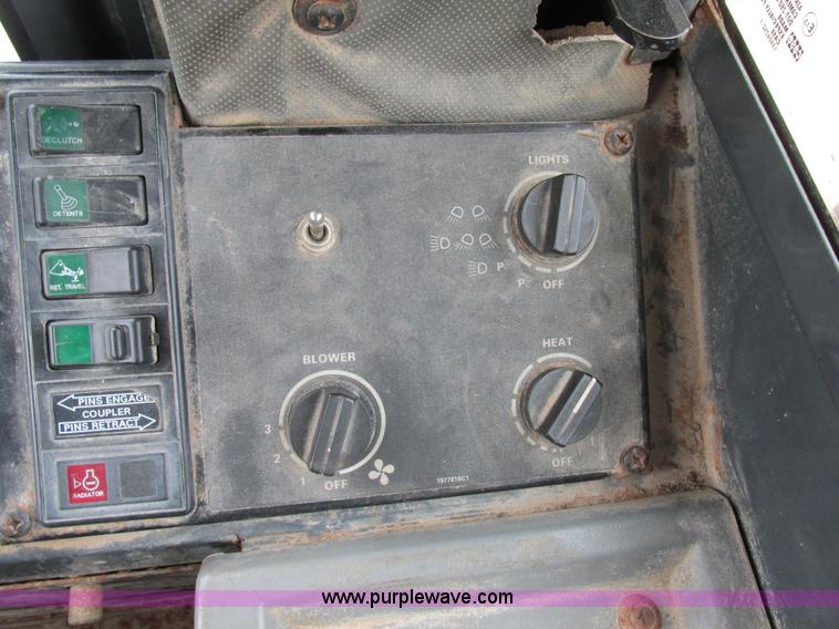 image for item E7437 1998 Case 621B articulated wheel loader