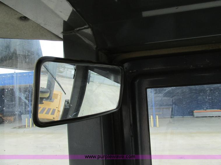 image for item E7437 1998 Case 621B articulated wheel loader