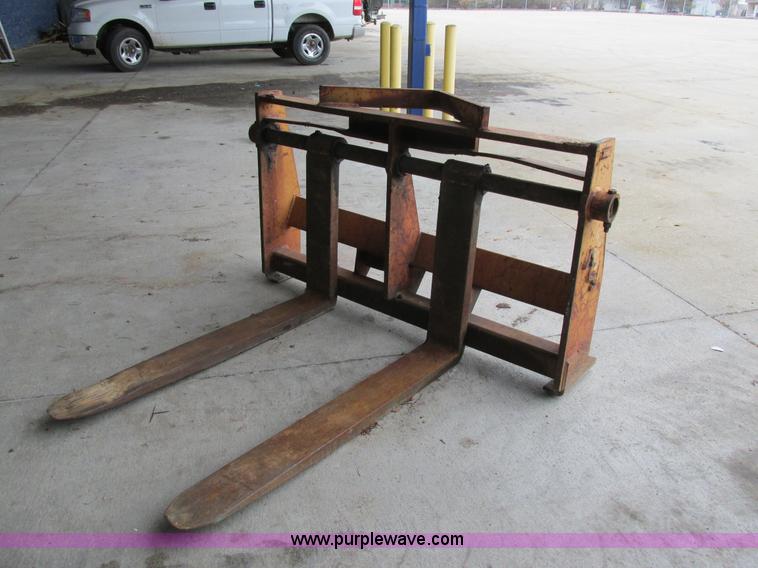 image for item E7437 1998 Case 621B articulated wheel loader