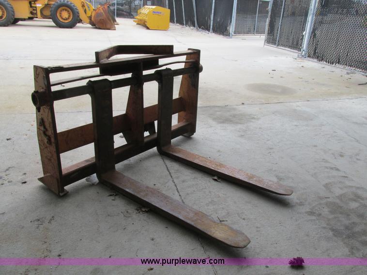 image for item E7437 1998 Case 621B articulated wheel loader