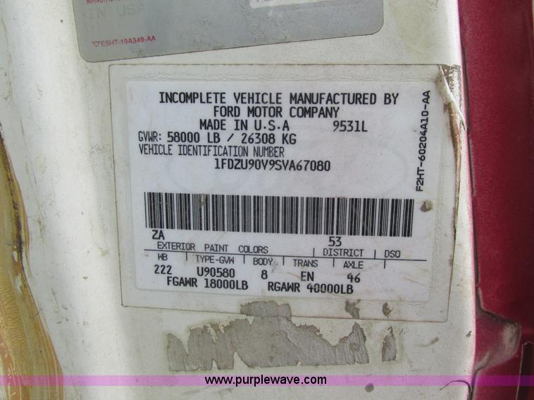 image for item E7445 1995 Ford LT9000 dump truck