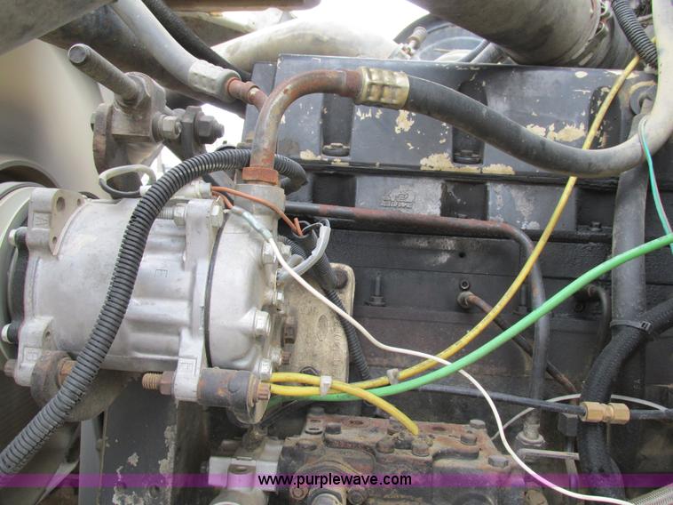 image for item E7445 1995 Ford LT9000 dump truck