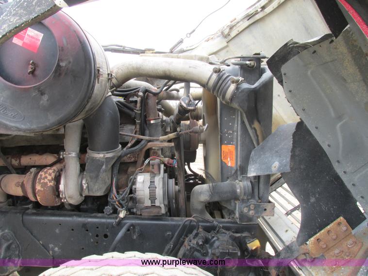image for item E7445 1995 Ford LT9000 dump truck