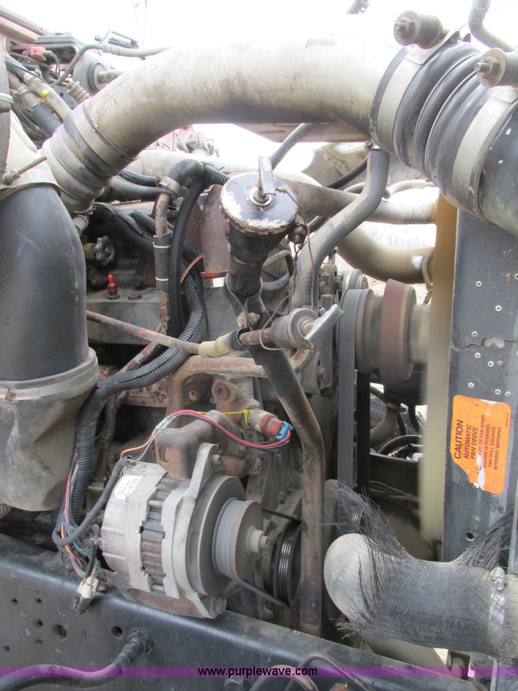 image for item E7445 1995 Ford LT9000 dump truck