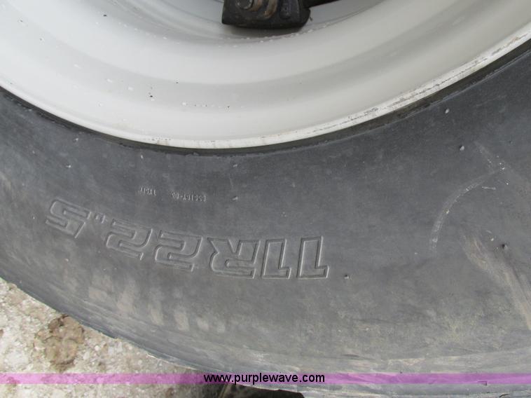 image for item E7445 1995 Ford LT9000 dump truck