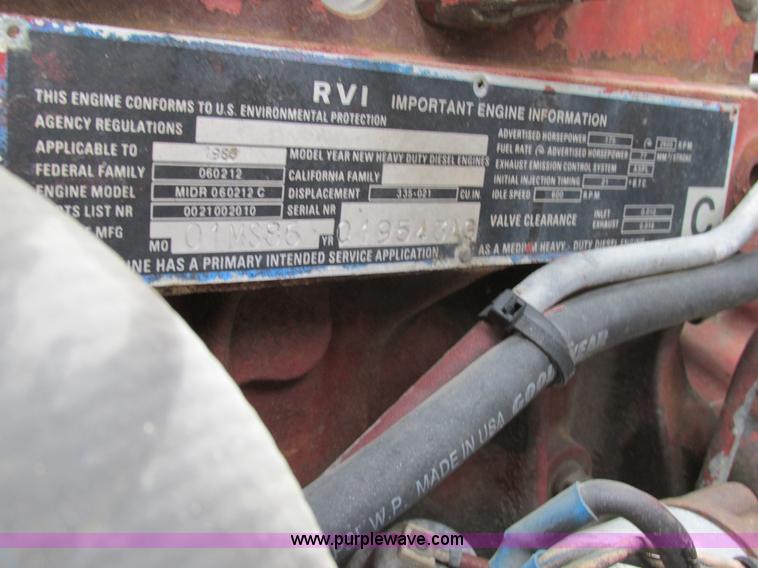 image for item E7446 1986 Mack flatbed truck