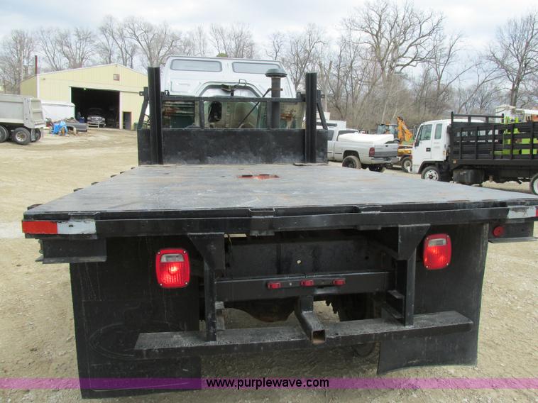 image for item E7446 1986 Mack flatbed truck