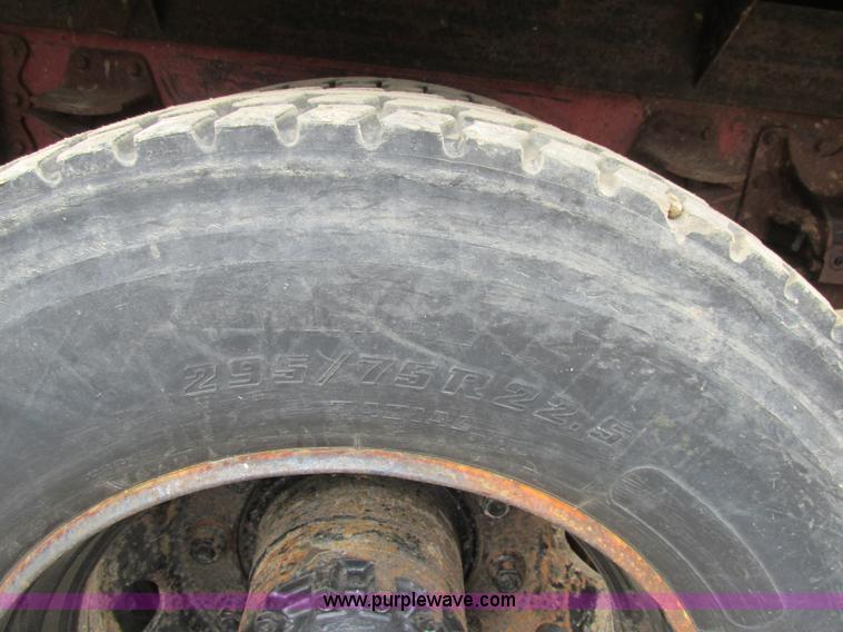 image for item E7446 1986 Mack flatbed truck