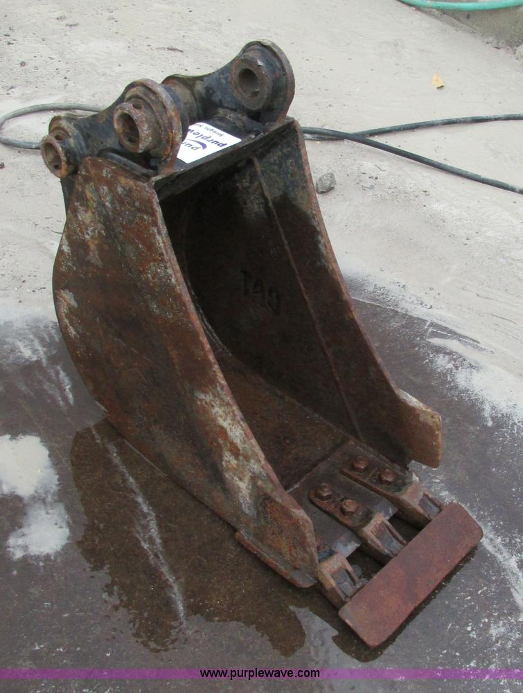 image for item E7447 Caterpillar backhoe or compact track loader bucket