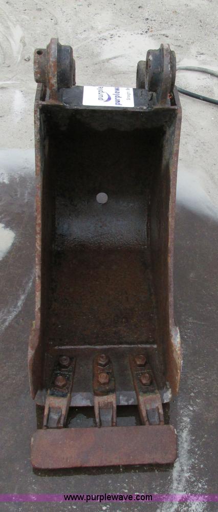 image for item E7447 Caterpillar backhoe or compact track loader bucket