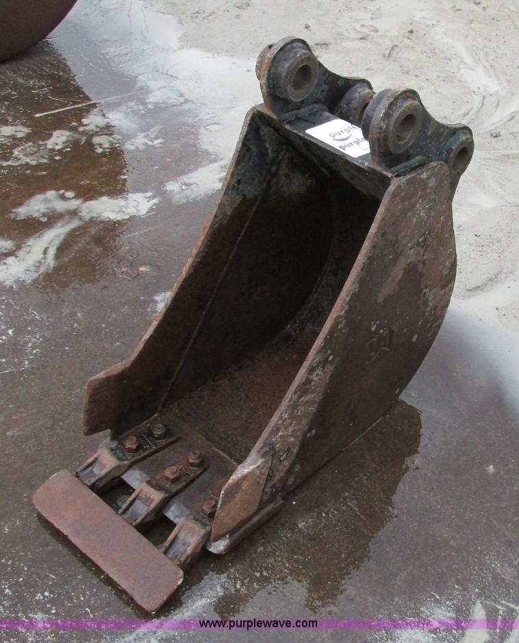 image for item E7447 Caterpillar backhoe or compact track loader bucket