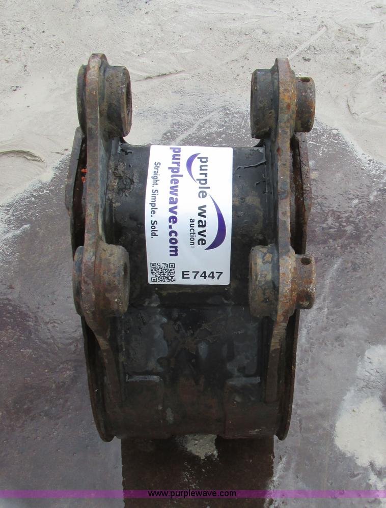 image for item E7447 Caterpillar backhoe or compact track loader bucket