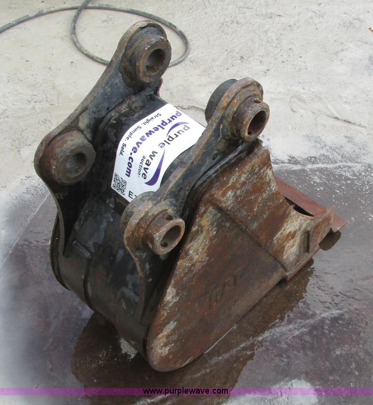 image for item E7447 Caterpillar backhoe or compact track loader bucket