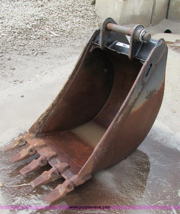 image for item E7448 Caterpillar excavator or backhoe bucket