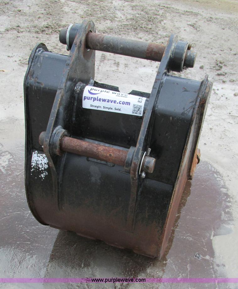 image for item E7448 Caterpillar excavator or backhoe bucket