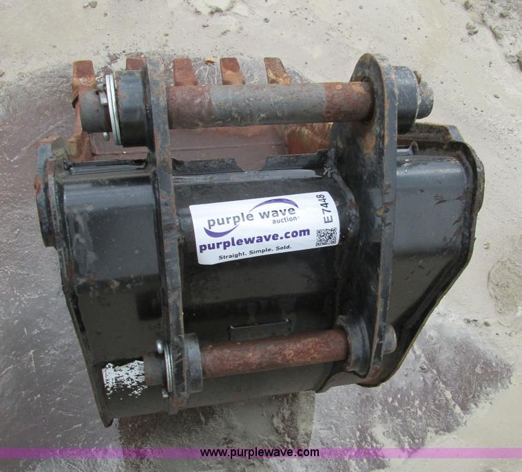 image for item E7448 Caterpillar excavator or backhoe bucket