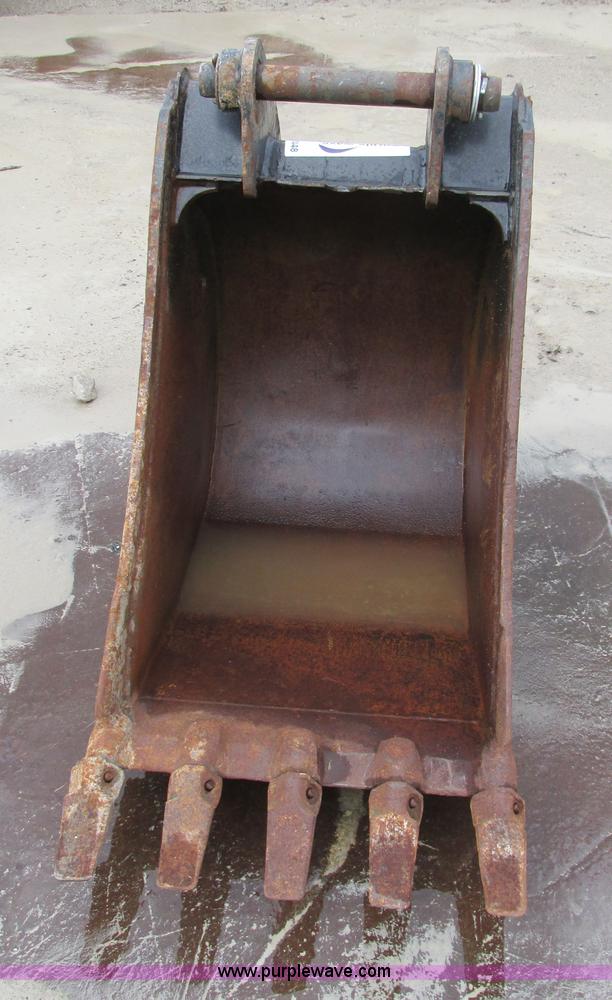 image for item E7448 Caterpillar excavator or backhoe bucket