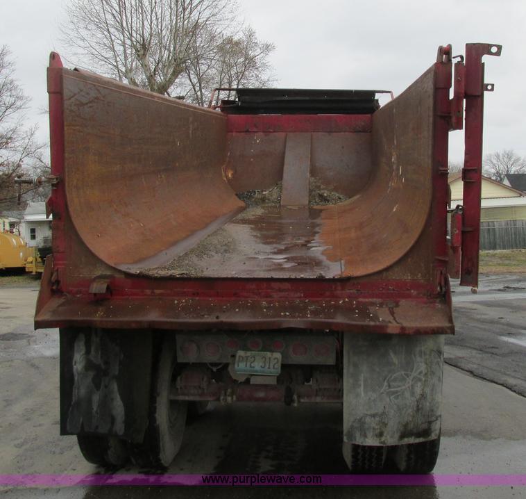image for item E7450 1988 Dierzen Dominator barrel dump trailer