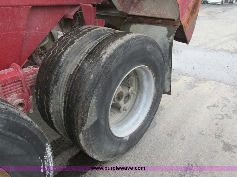 image for item E7450 1988 Dierzen Dominator barrel dump trailer