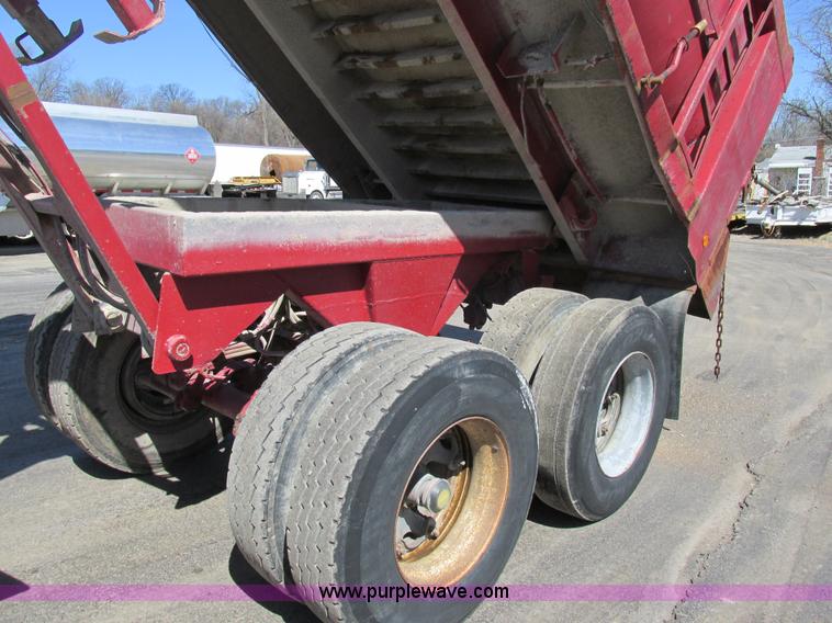 image for item E7450 1988 Dierzen Dominator barrel dump trailer