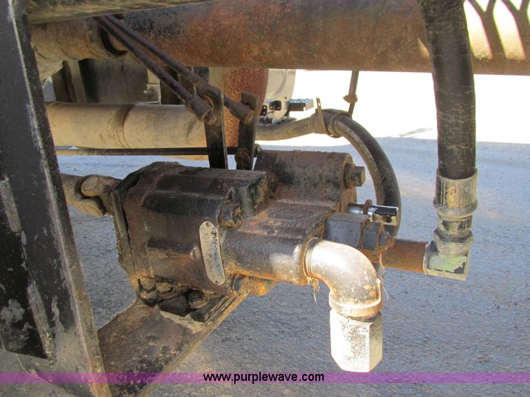 image for item E7451 1994 Ford LTL9000 semi truck