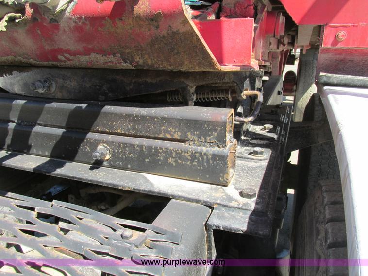 image for item E7451 1994 Ford LTL9000 semi truck