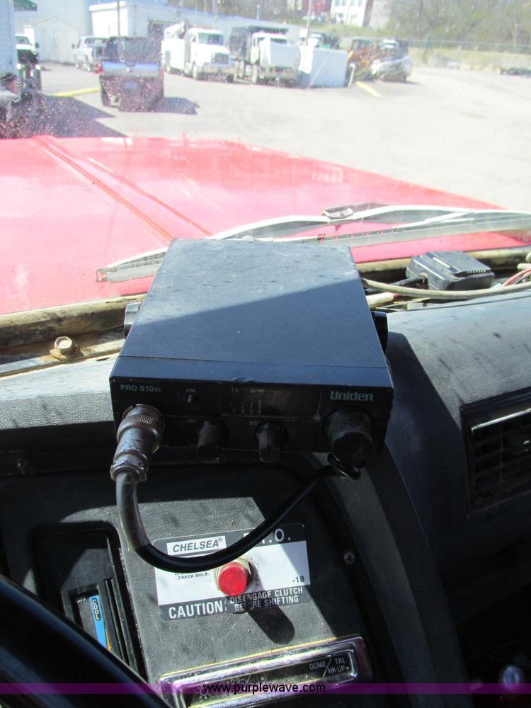 image for item E7451 1994 Ford LTL9000 semi truck