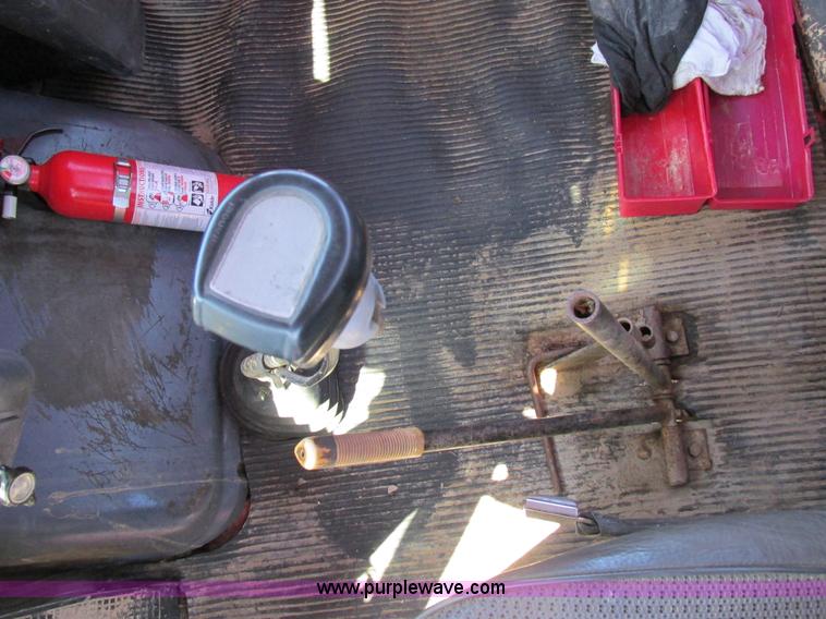 image for item E7451 1994 Ford LTL9000 semi truck