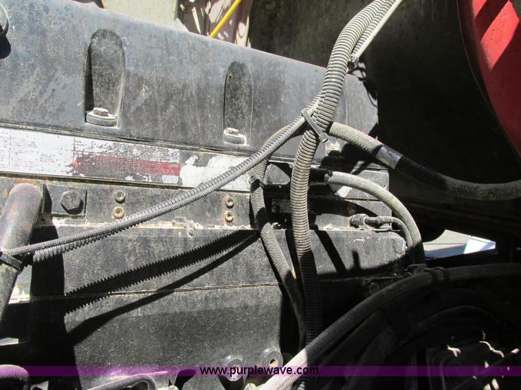 image for item E7451 1994 Ford LTL9000 semi truck