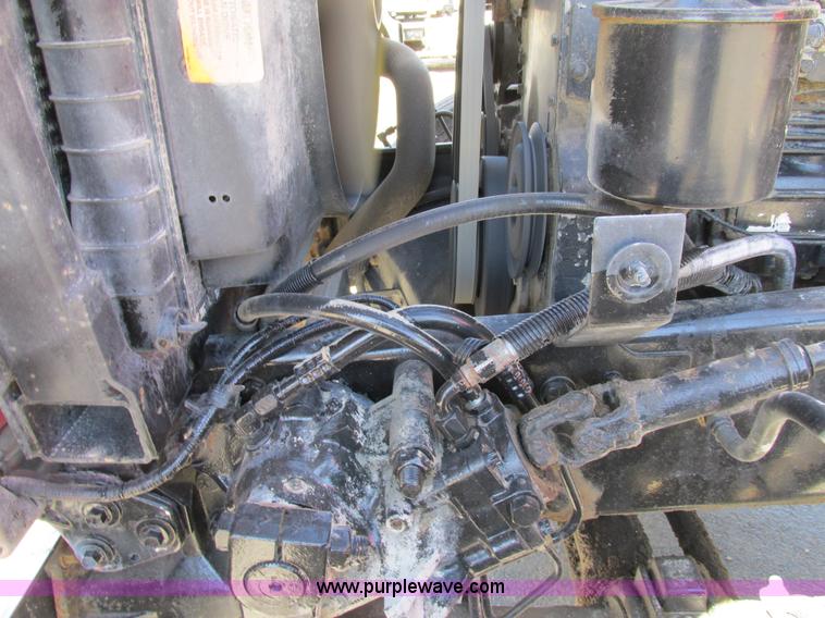 image for item E7451 1994 Ford LTL9000 semi truck