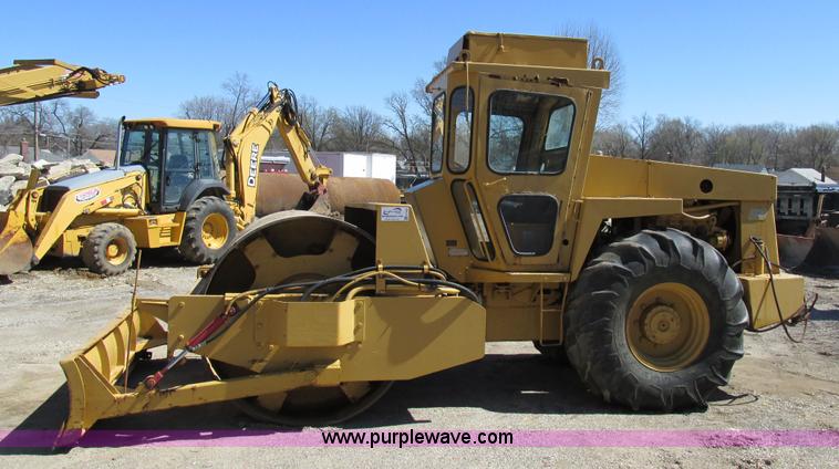 image for item E7452 Dynapac CA25PD articulated single drum vibratory roller