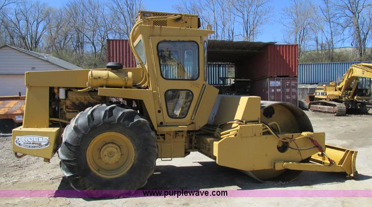 image for item E7452 Dynapac CA25PD articulated single drum vibratory roller