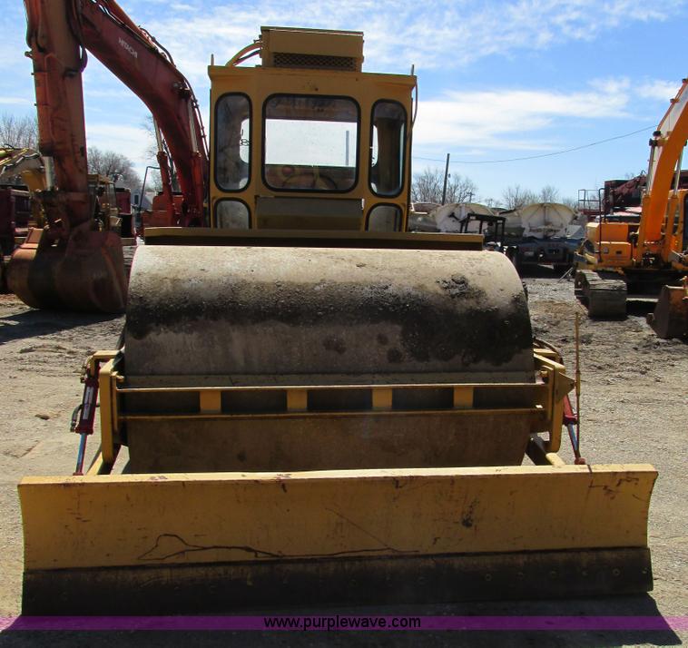 image for item E7452 Dynapac CA25PD articulated single drum vibratory roller